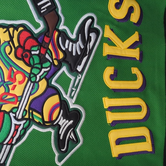 Mighty Ducks D-5 Charlie Conway Jersey - Picture 3 of 7